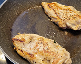 Foto del paso 11 de la receta: Pechugas de pollo rellenas de queso con champiñones
