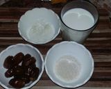 A picture of step 1 of Date milk shake.