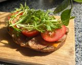 Hình bước làm 6 của món Toast Double Cheese và Xúc Xích - Bữa Sáng 5 sao chỉ trong 5’