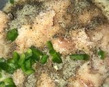 A picture of step 1 of Chicken capsichezz balls.