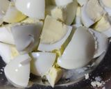 A picture of step 5 of Egg bhurji.