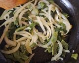 Foto del paso 2 de la receta: Pechugas con rajas y elote en caldillo de jitomate