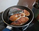 Hình bước làm 2 của món Cá basa kho gừng