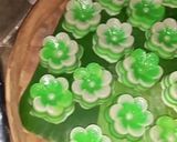Foto langkah ke 5 dari resep Kue Lapis Bunga.