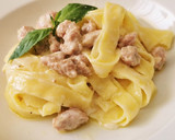 Foto del paso 4 de la receta: Fettuccine a la crema de salchichas con Parmesano