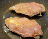 Foto del paso 11 de la receta: Pechugas de pollo rellenas de queso con champiñones