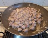 Foto del passaggio 4 della ricetta Pasta con cavolfiore e salsiccia al forno