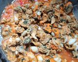 Foto langkah ke 5 dari resep Tumis kerang kampak bumbu merah.