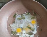 Foto langkah ke 2 dari resep Sup Bening Telur Bakso Ikan.