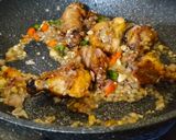 Foto langkah ke 6 dari resep Ayam Goreng Asam Pedas.