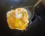 Foto langkah ke 3 dari resep Dadar Telur dengan Sambal Kecepai.