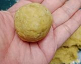 Foto langkah ke 4 dari resep Bola Bola Ubi Isi Coklat.