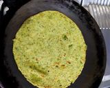 A picture of step 3 of Palak Paratha.