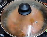 A picture of step 5 of Dry Matar Mushroom.