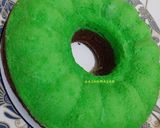 Foto langkah ke 4 dari resep Bolu kukus coklat pandan.