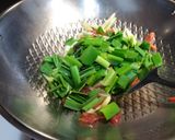 蒜苗炒臘腸的食譜步驟2照片