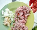รูปขั้นตอนการทำที่ 1 ของ ข้าวผัดแหนม