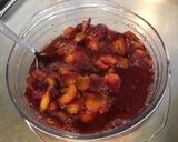 Une image de l'étape 5 de Compote pêches de vigne, prunes d'ente et coco.