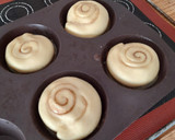 Foto del paso 9 de la receta: Tatin individual de pera con base de rollito de canela de brioche