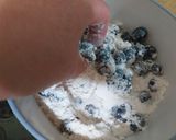 Foto del paso 3 de la receta: Queque de arándanos y plátano ❤