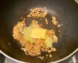 Foto langkah ke 4 dari resep Garlic Noodle with Prawn.