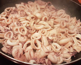 Foto del paso 1 de la receta: Calamares fritos con tomate en 15 minutos
