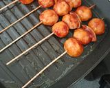 Foto langkah ke 9 dari resep Sate Bakso Ikan dengan Sambal Mangga.
