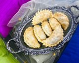 मावा गुजिया (mawa gujiya recipe in Hindi) रेसिपी चरण 6 फोटो