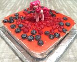 Foto del paso 6 de la receta Tarta de fresas con nata y frutos del bosque