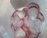 A picture of step 3 of Fried Radish Chips.
