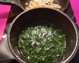 Foto del paso 2 de la receta: Tacos con pan de molde Frankfurt y espinacas