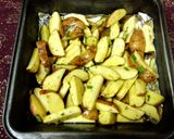 A picture of step 3 of Greek lemon garlic potatoes 🍋🧄🥔.