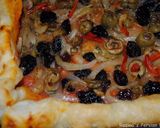 A picture of step 10 of Puff pastry pizza with Raisins & bell pepper.