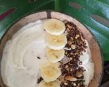 Coconut and banana smoothie bowl