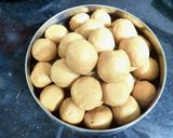 बेसन लाडू (Besan Ladoo Recipe In Marathi) रेसिपी स्टेप 3 फोटो 