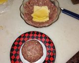Foto del paso 3 de la receta: Hamburguesas de carne con el corazón de muzzarella