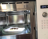 Foto del paso 2 de la receta: Quita antojo de chocolate rápido al microondas