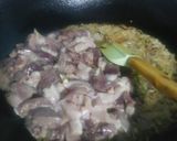 A picture of step 4 of Chicken liver with chicken.