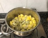 Foto del paso 3 de la receta: 347. Alcachofas con patatas y almejas (principal pescado)