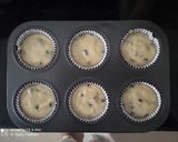 A picture of step 5 of Choco chip muffins.
