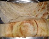 A picture of step 4 of Masala dosa.