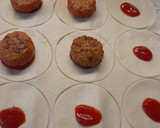 Foto del paso 2 de la receta: Hamburguesitas en empanada