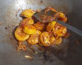 A picture of step 2 of Egg Prawn Roll in kolkata style.