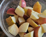 Foto del paso 1 de la receta: Compota de manzanas con azúcar avainillado, nueces y miel 🍎🍏 en microondas