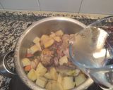 Foto del paso 9 de la receta: Guisado de muslitos de pollo con patatas