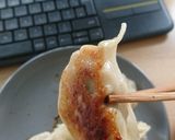 Foto langkah ke 6 dari resep Gyoza (cara memasak).