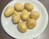 Foto del paso 1 de la receta: Patatas aplastadas al horno con mojo picón