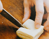 Foto del paso 8 de la receta: Facturas y medialunas de manteca