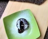 Foto langkah ke 5 dari resep Steamed chocolate lava cake.