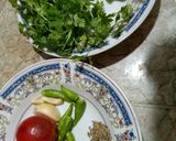 A picture of step 1 of Hari Chutney.